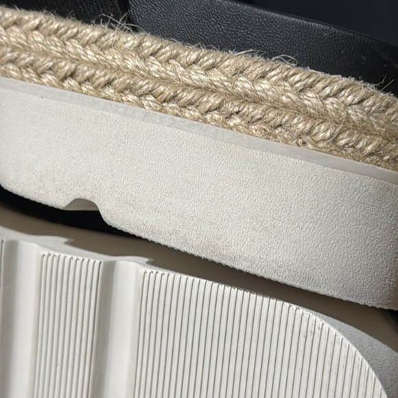 Women’s size 9m | Madden Girl | Platform Sandals - Picture 4 of 11